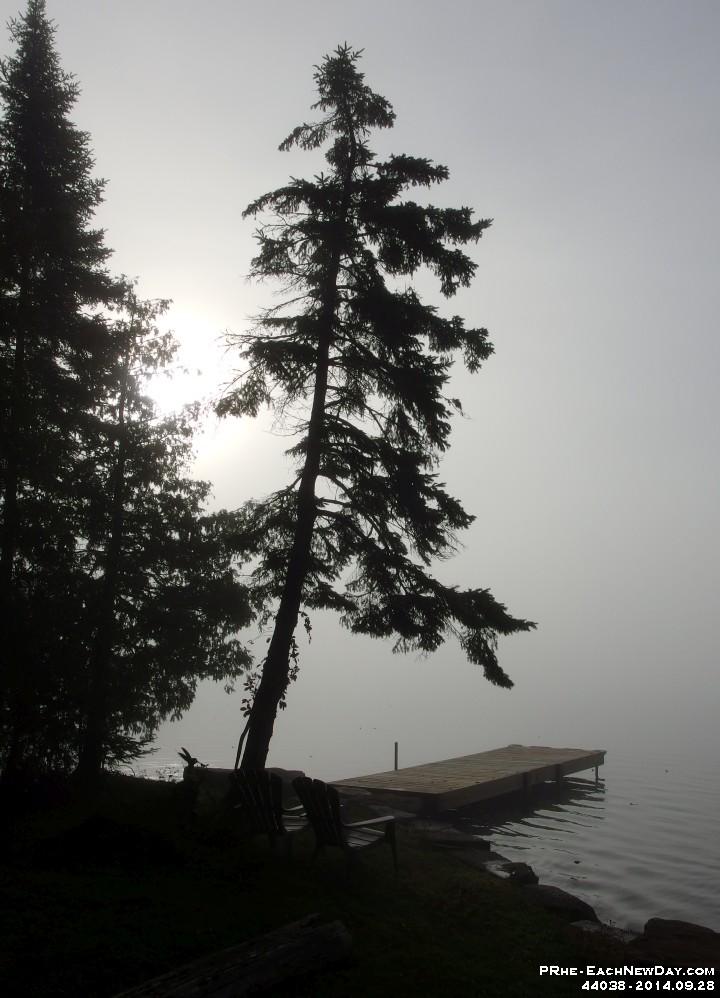 44038CrLe - At the cottage on a lovely autumn weekend - Fog over Sturgeon Lake